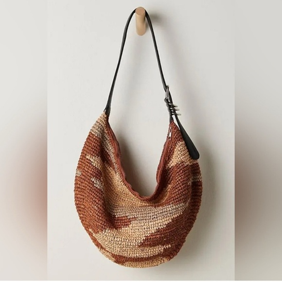 Free People Handbags - Free People NWT Santorini Straw Shoulder bag